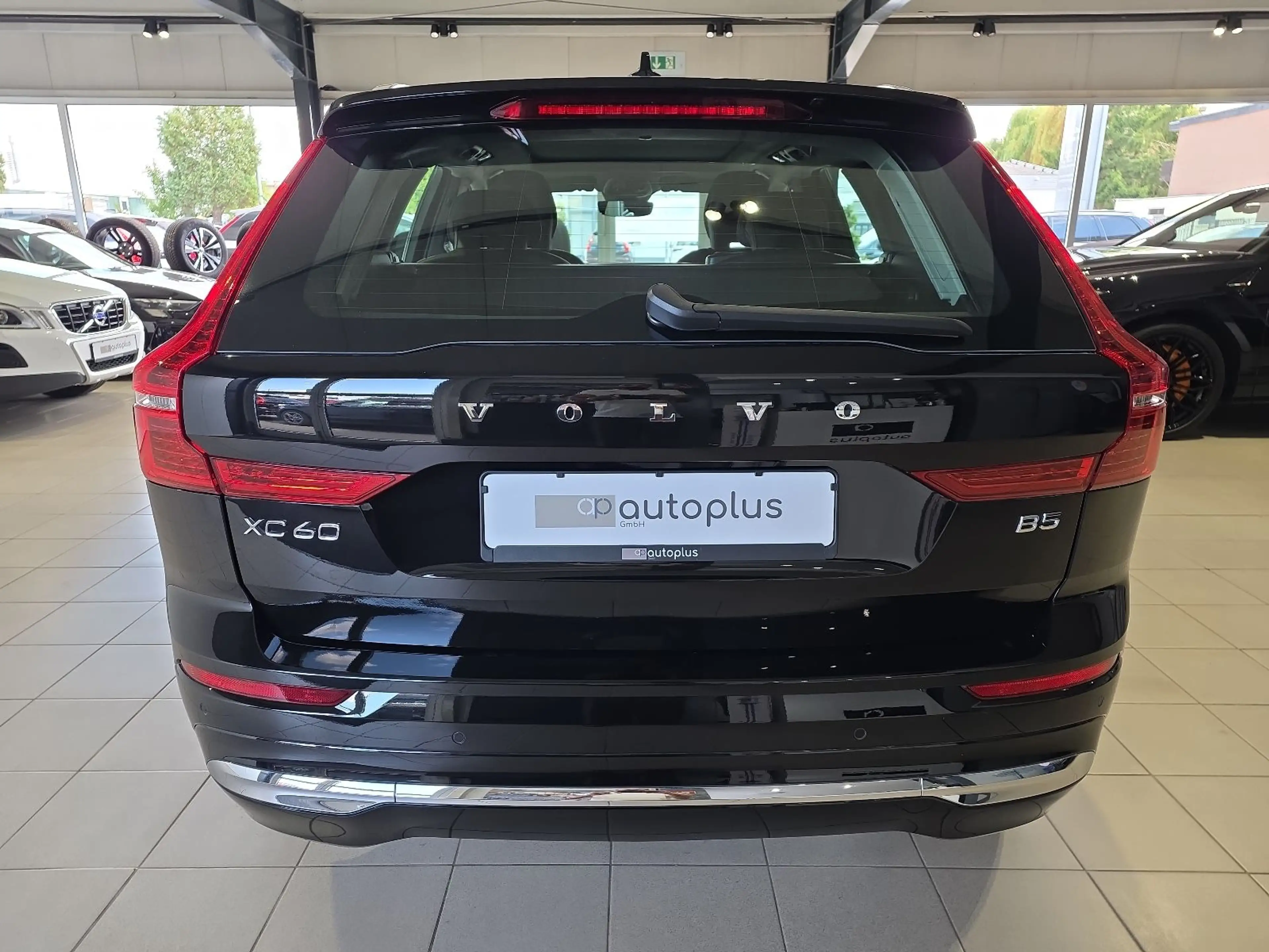 Volvo XC60 B5 Inscription ACC Sitzbelüftung 360° Pano — photo 8