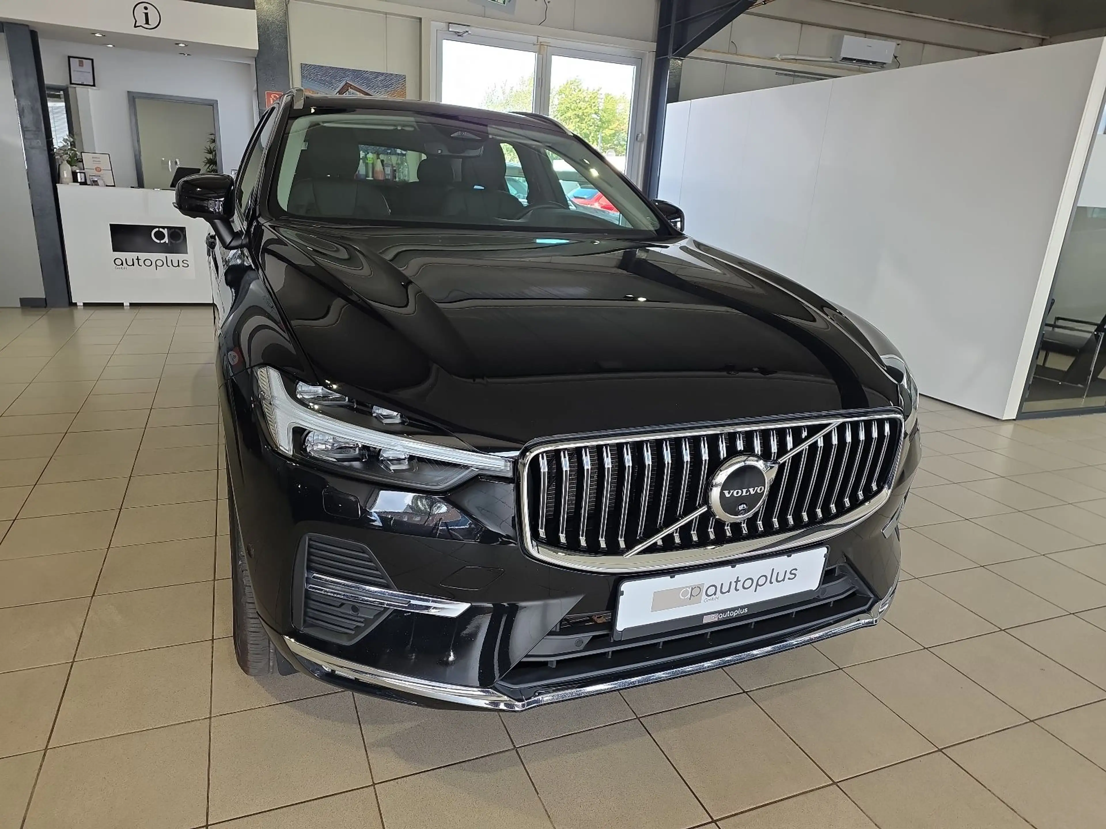 Volvo XC60 B5 Inscription ACC Sitzbelüftung 360° Pano — photo 4