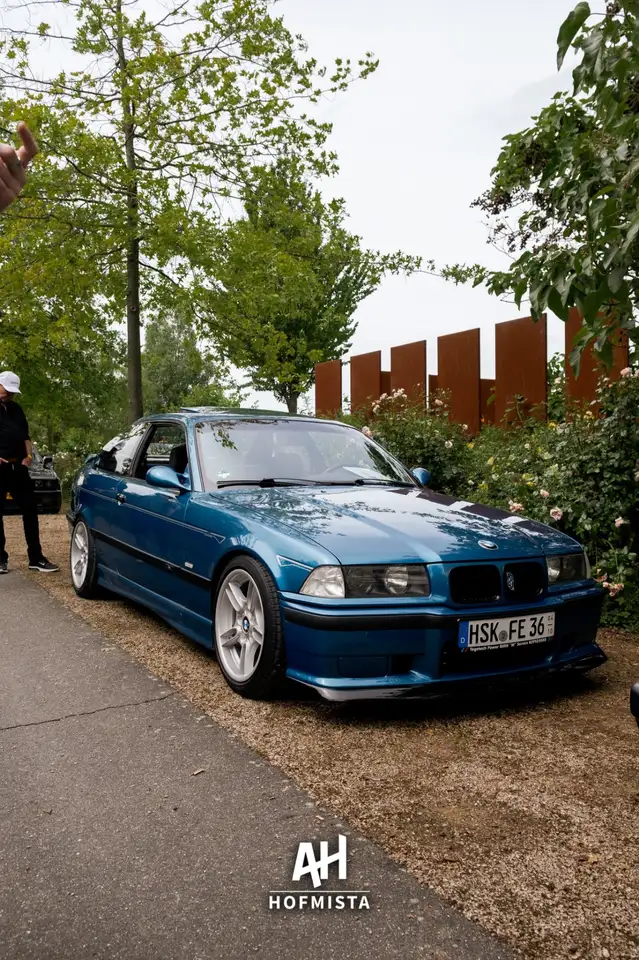 BMW 323i, foto 1