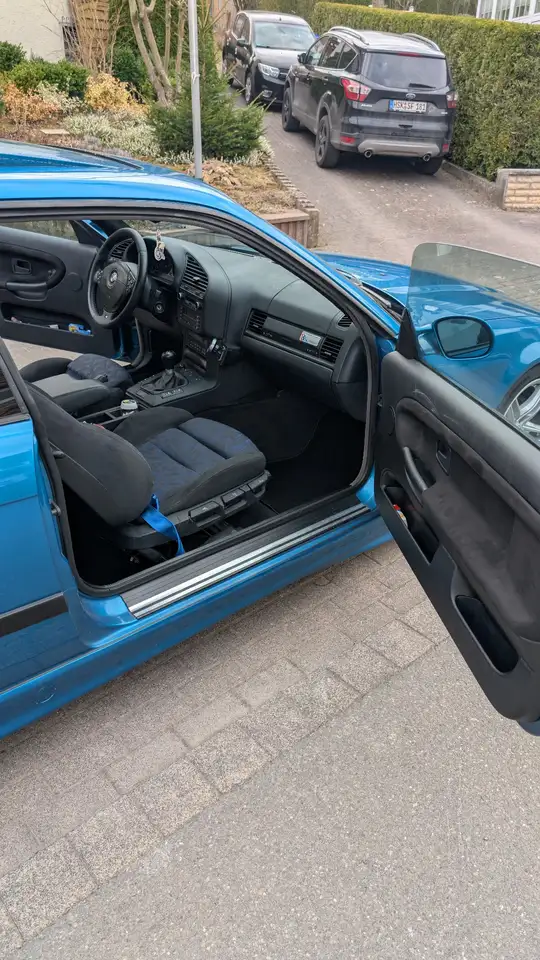 BMW 323i, foto 5