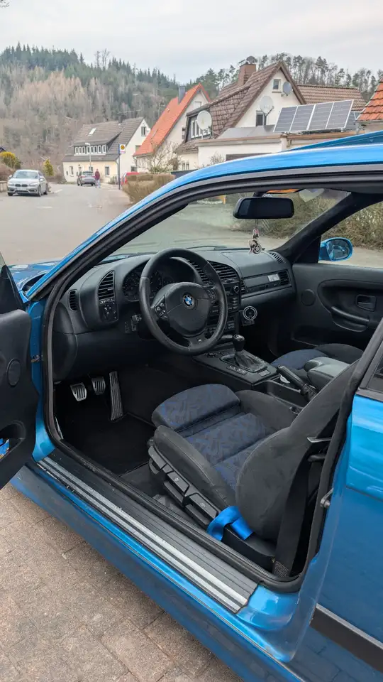 BMW 323i, foto 6