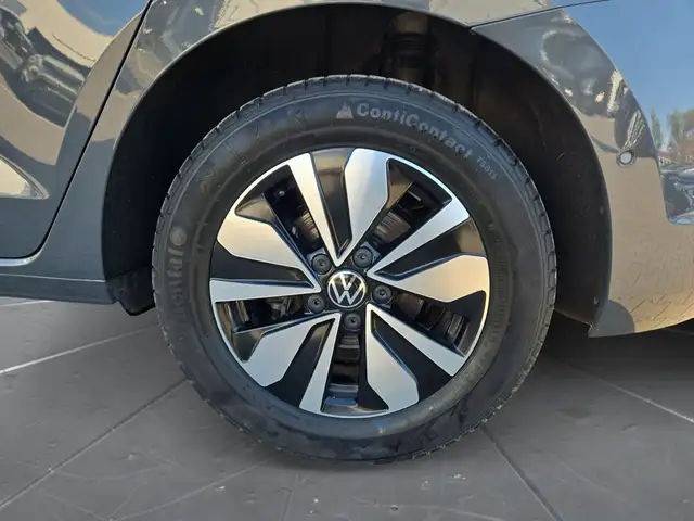Volkswagen Touran view 15