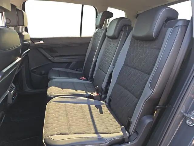 Volkswagen Touran view 10