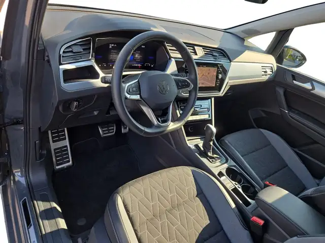 Volkswagen Touran view 4
