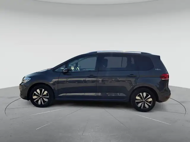 Volkswagen Touran view 6