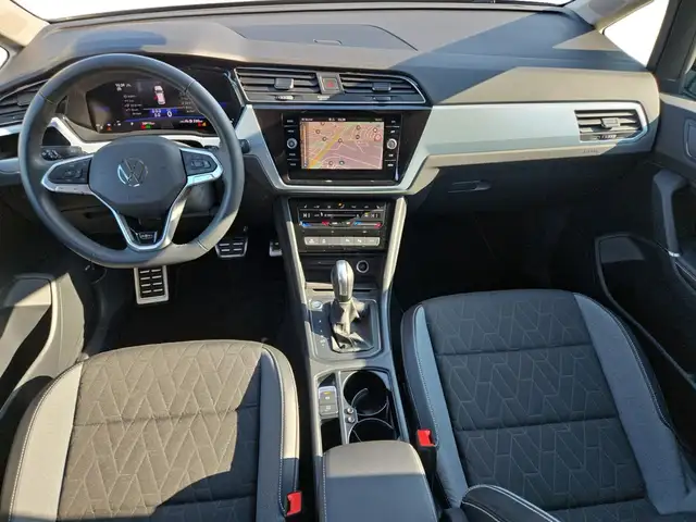 Volkswagen Touran view 8