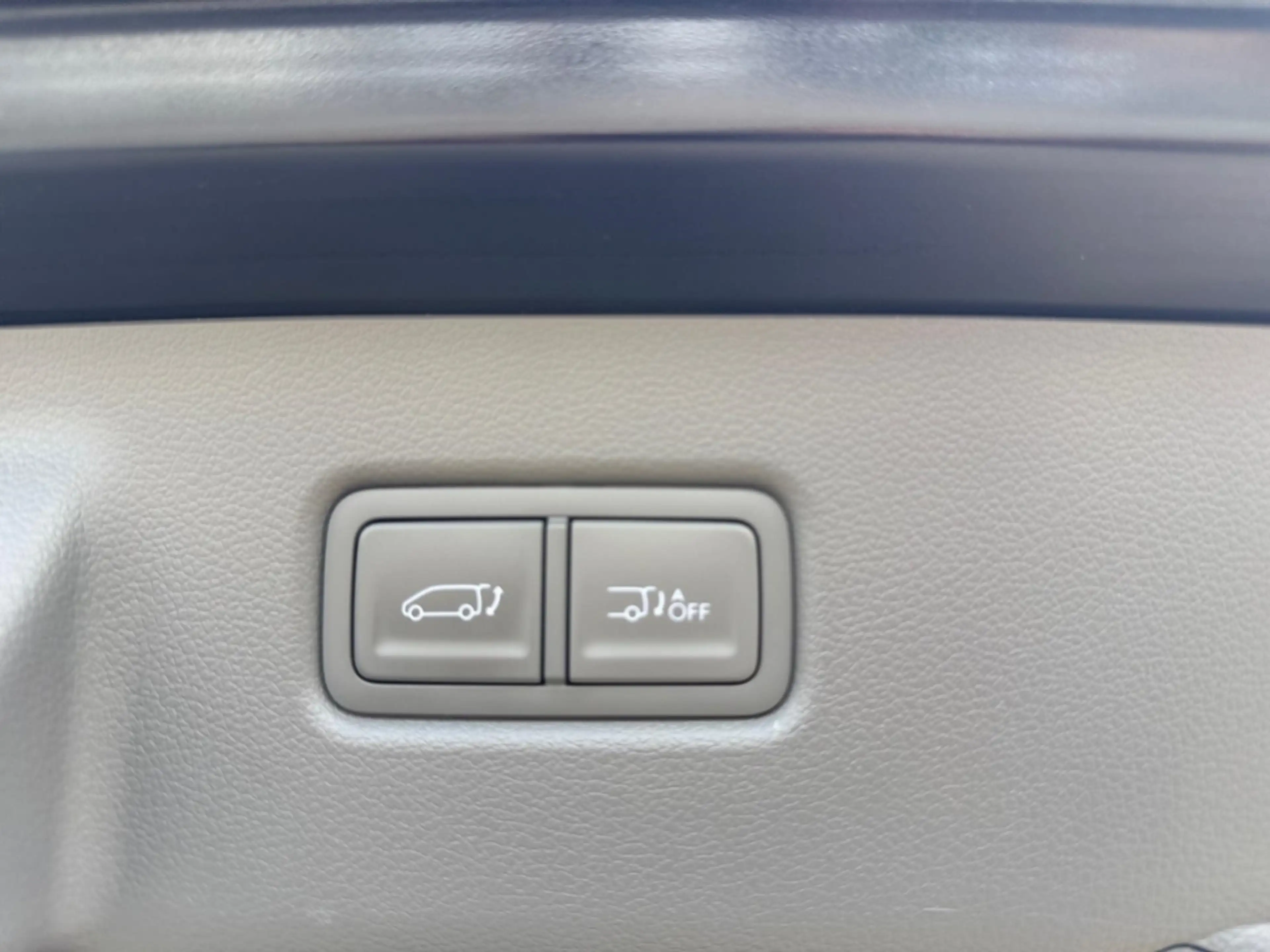Hyundai STARIA Signature 2.2 CRDi 7-Sitzer BOSE+AHK+360°CAM — photo 15