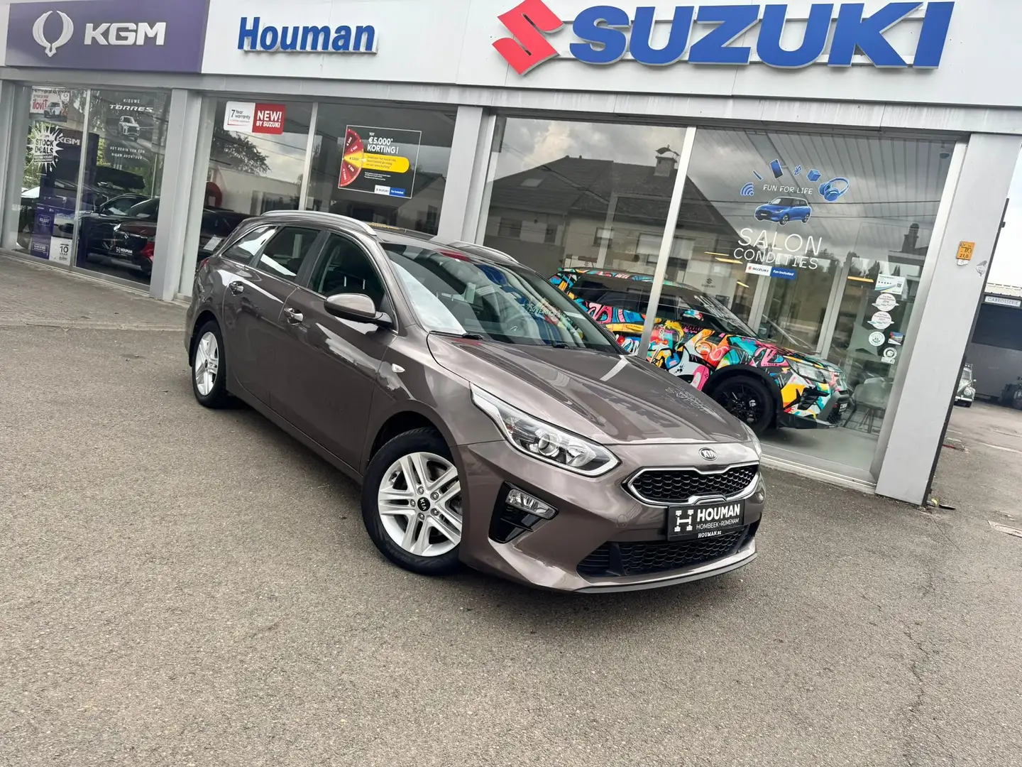 Kia Ceed / cee'd Brun - 1