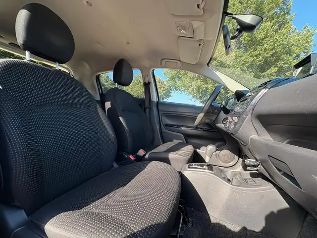 Mitsubishi Space Star view 10