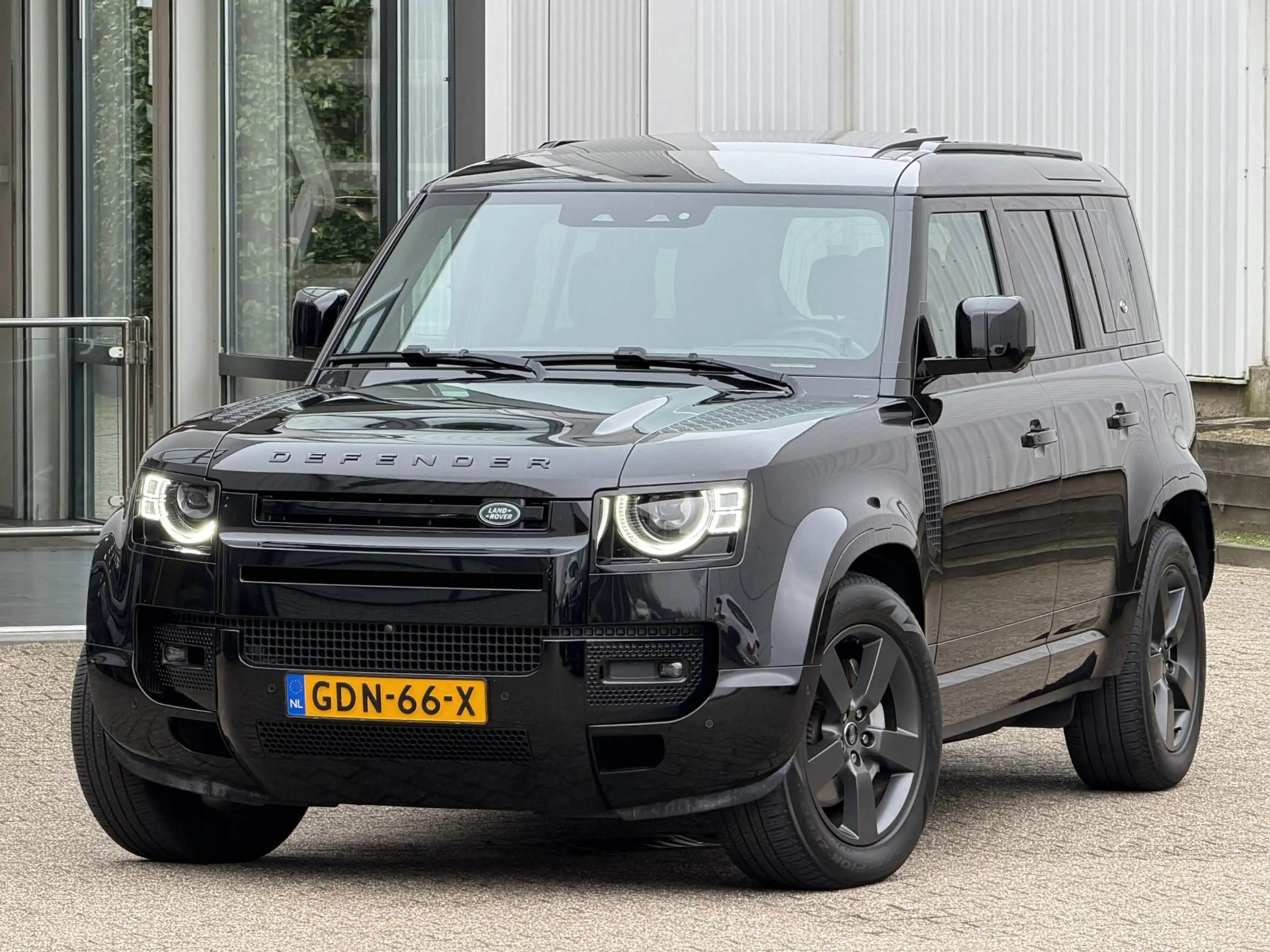 Land Rover Defender 110 2.0 P400e 110 X-Dynamic HSE | NL-Auto/6-pers./ — photo 8