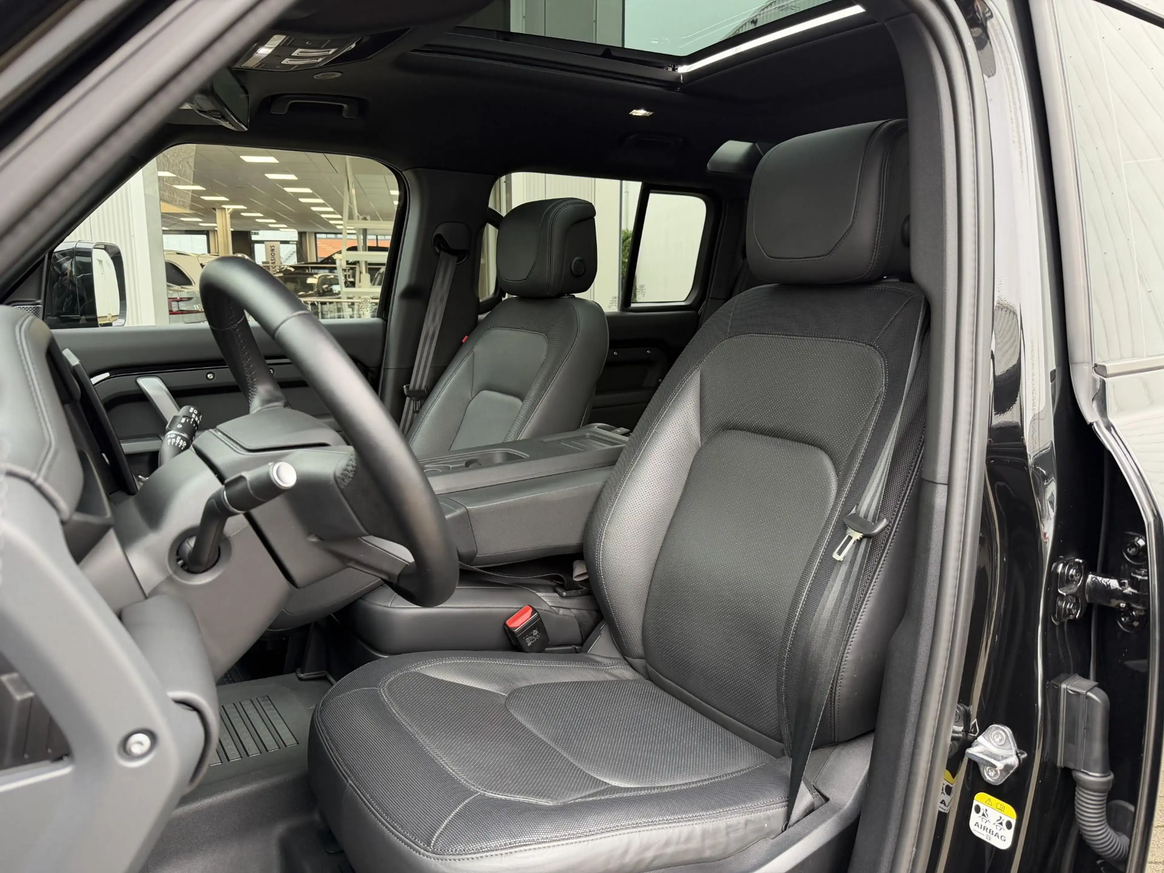 Land Rover Defender 110 2.0 P400e 110 X-Dynamic HSE | NL-Auto/6-pers./ — photo 9