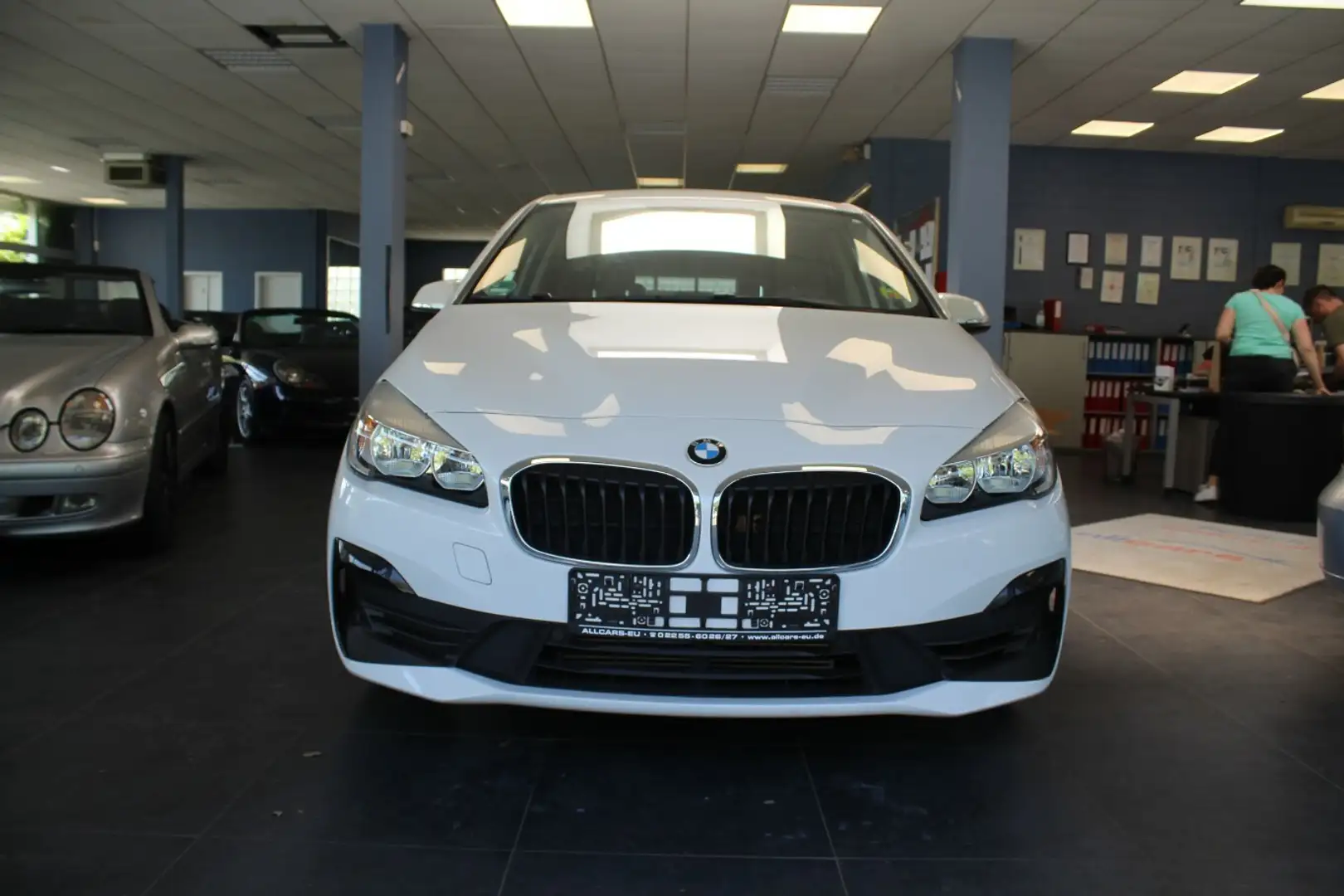 BMW 216 - Navi - SHZ - PDC - 1.HAND - Weiß - 2