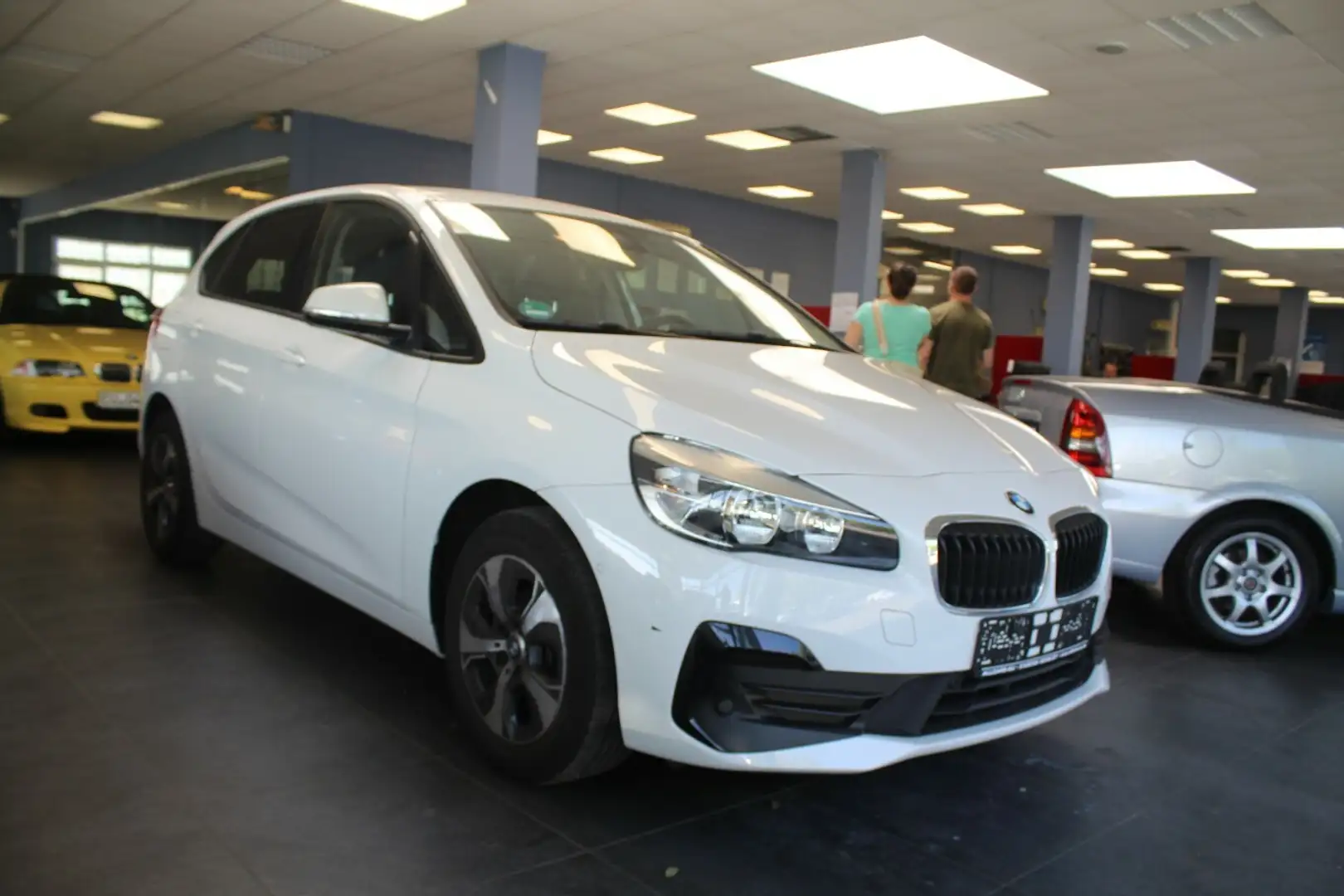 BMW 216 - Navi - SHZ - PDC - 1.HAND - Weiß - 1