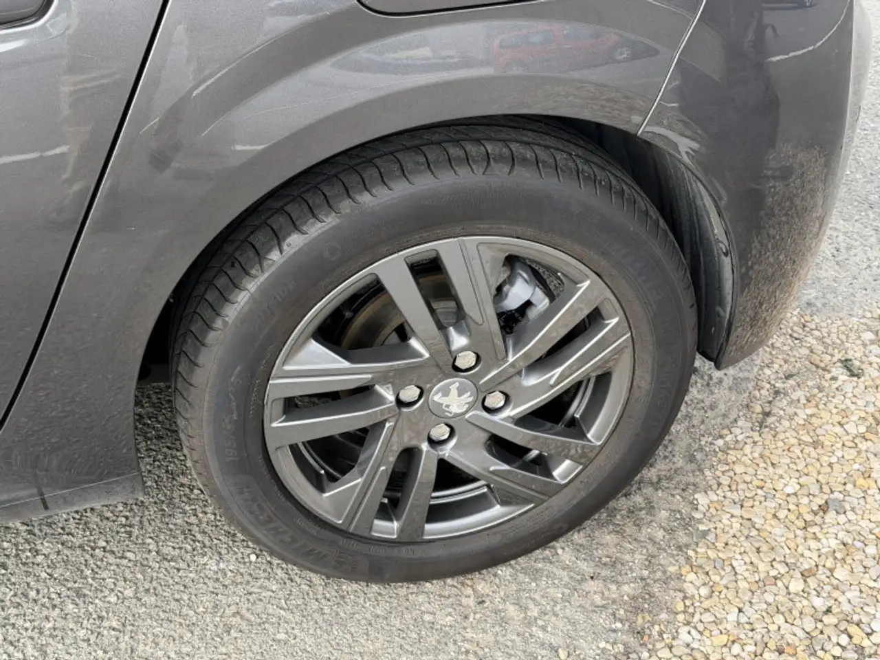Peugeot 208 208 — photo 8