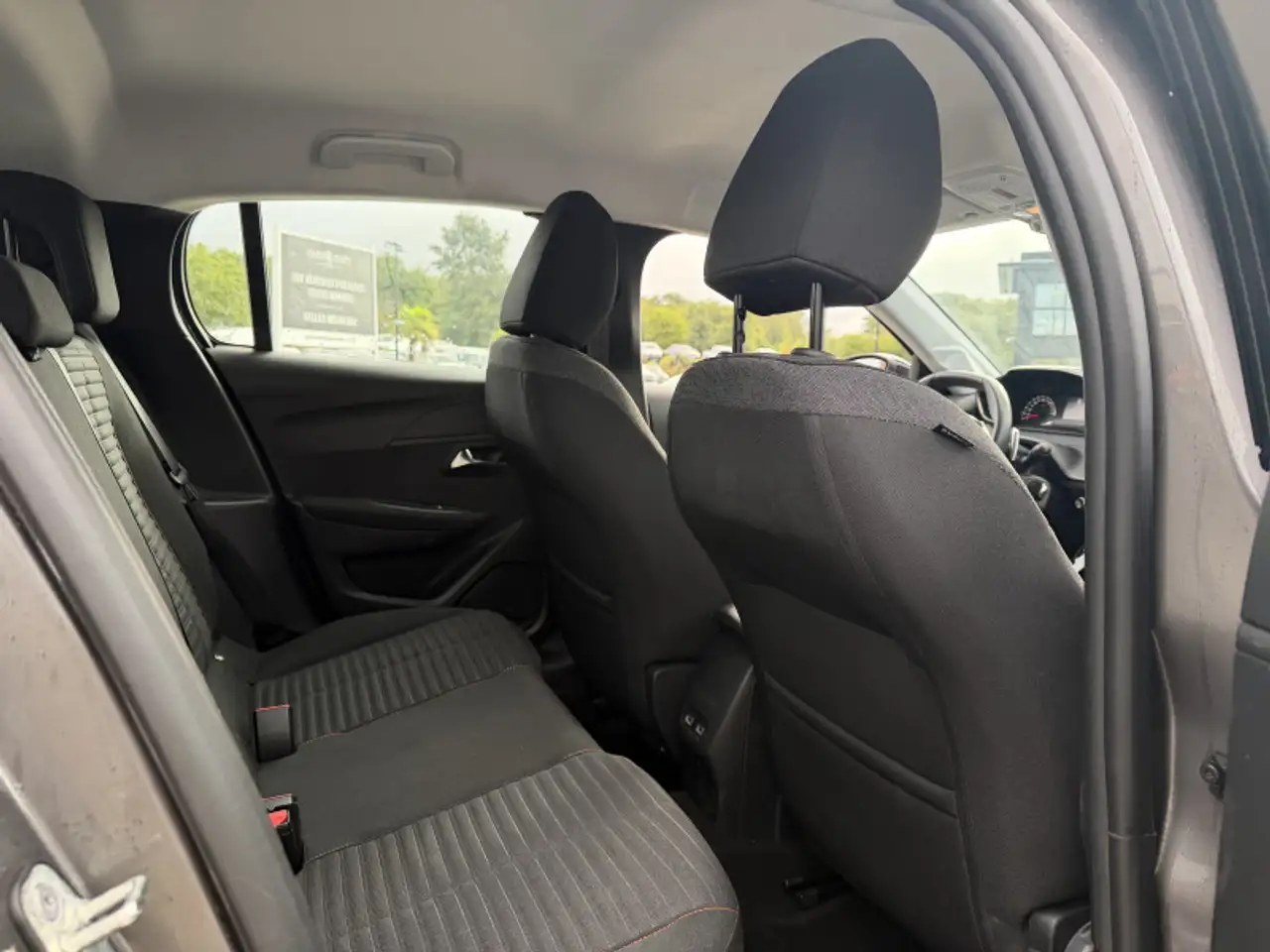 Peugeot 208 208 — photo 6