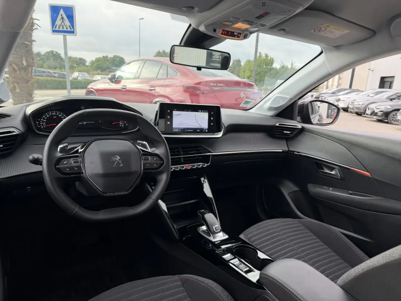 Peugeot 208 208 — photo 9