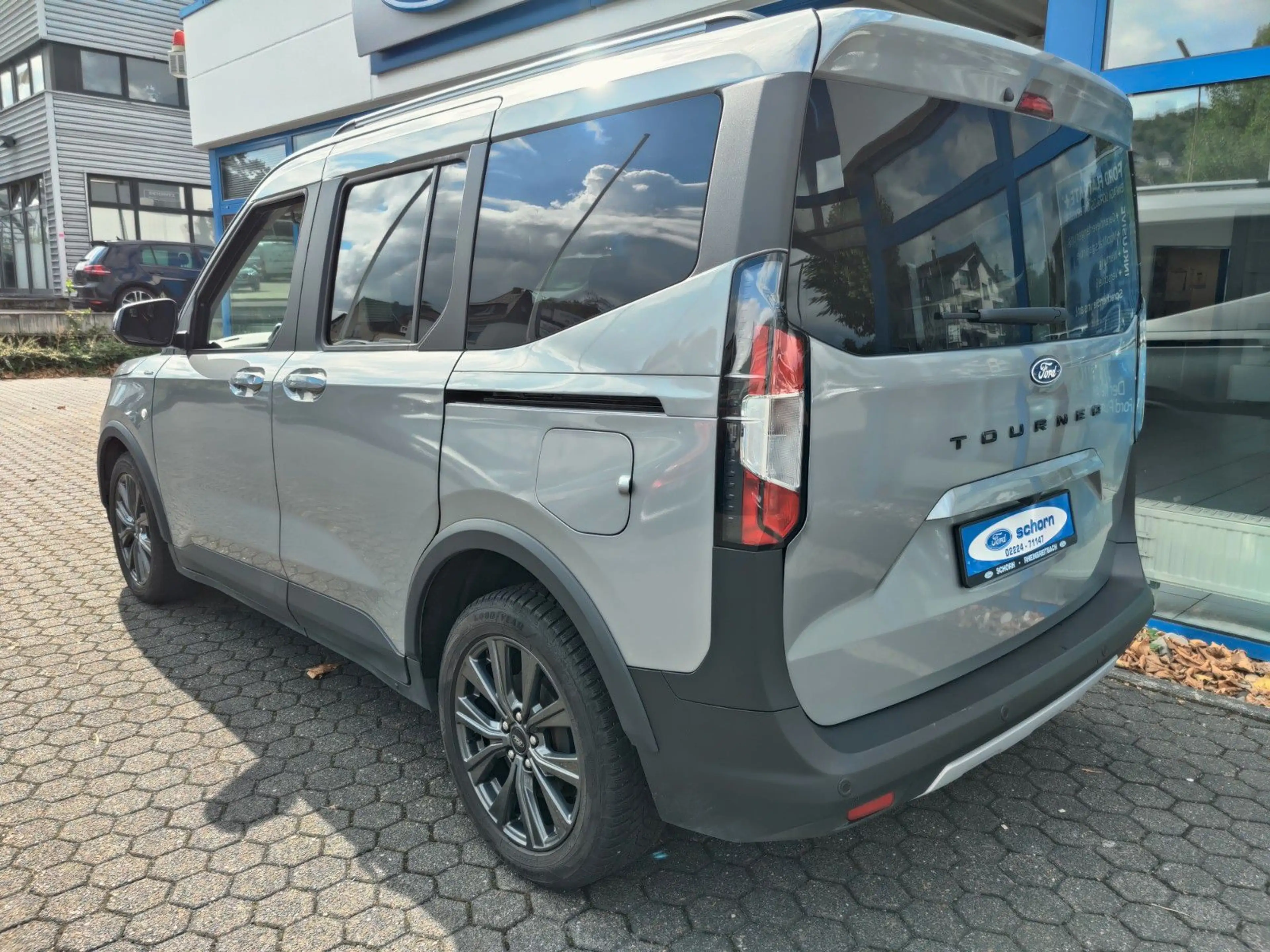 Ford Tourneo Courier Active Automatik — photo 5