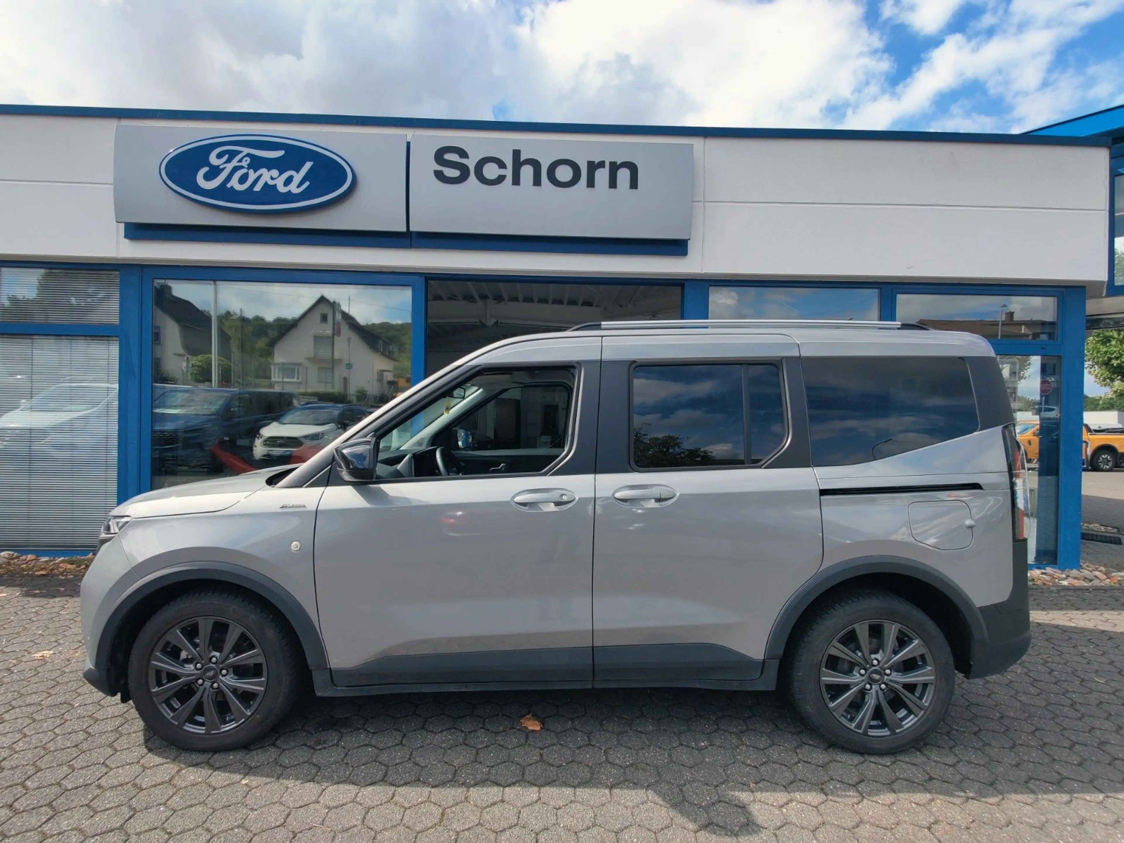 Ford Tourneo Courier Active Automatik — photo 4