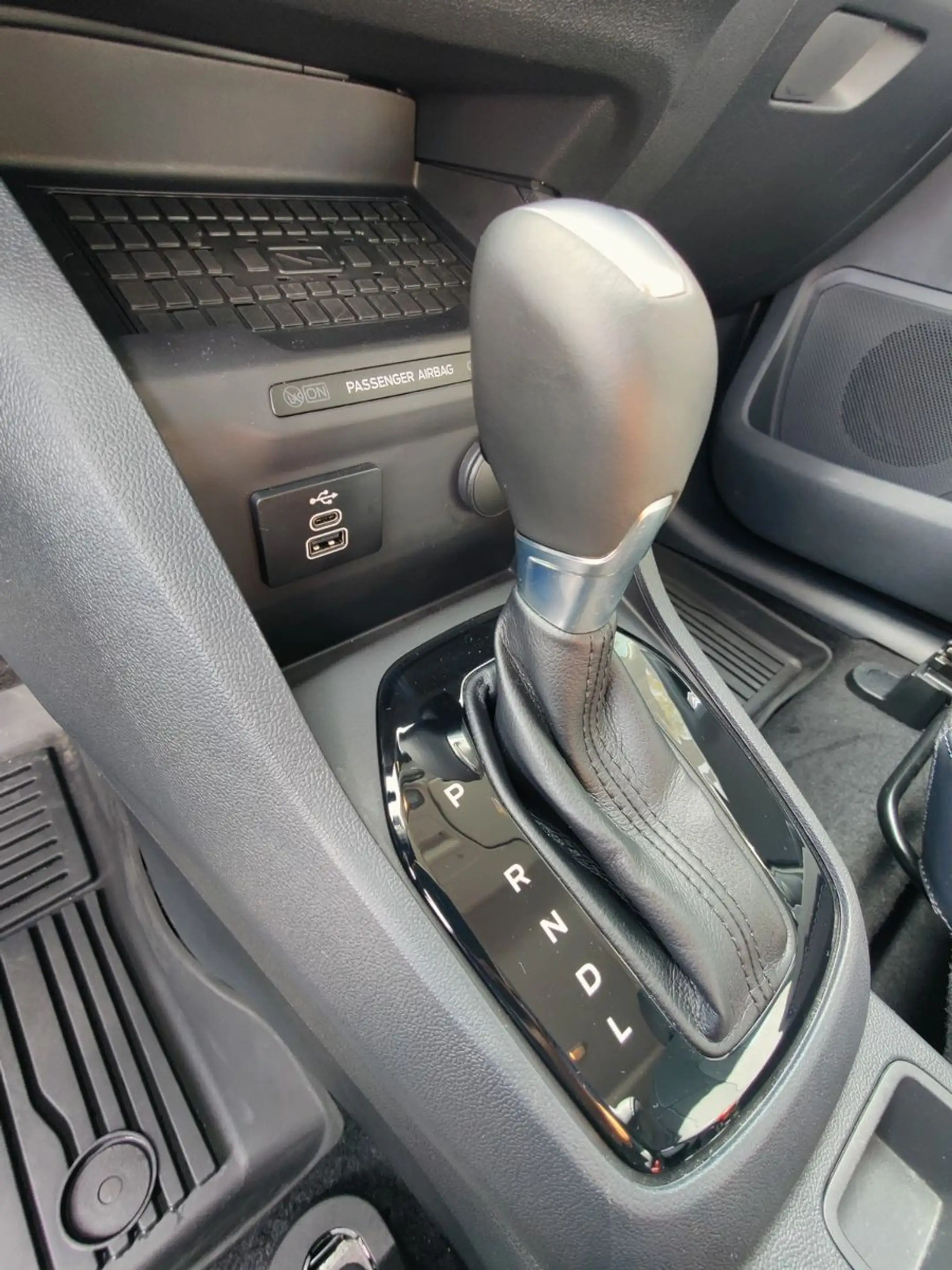 Ford Tourneo Courier Active Automatik — photo 12