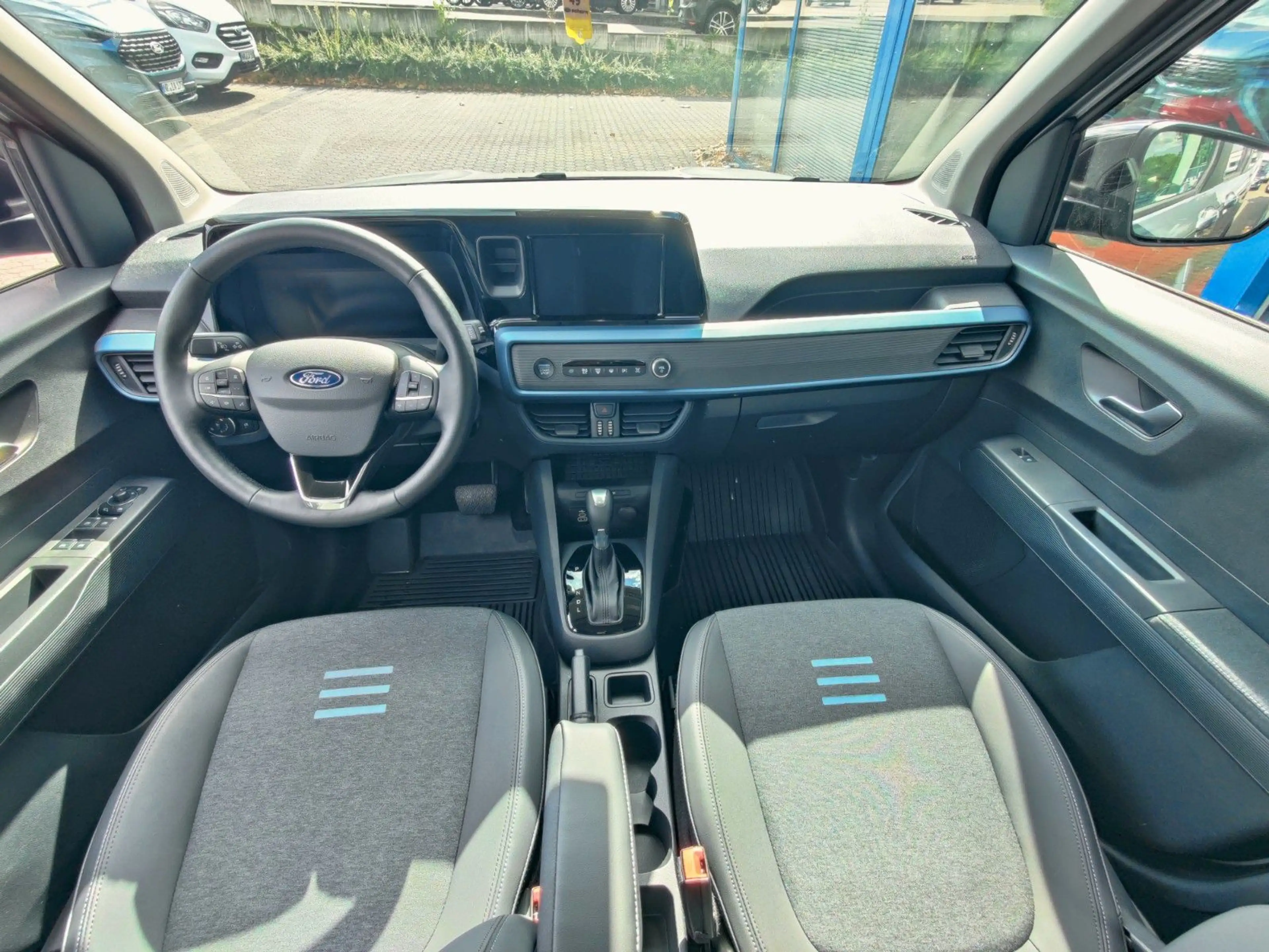 Ford Tourneo Courier Active Automatik — photo 11