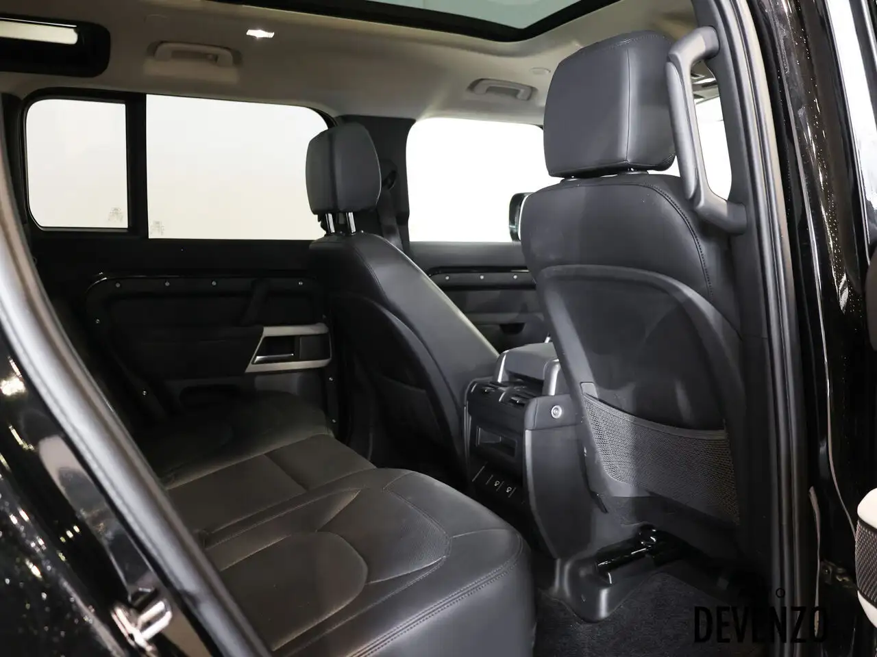 Land Rover Defender снимка Land Rover Defender