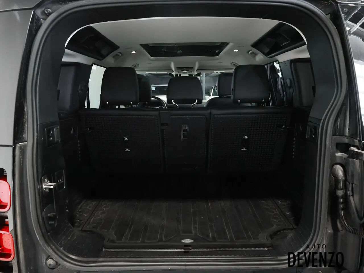 Land Rover Defender снимка Land Rover Defender