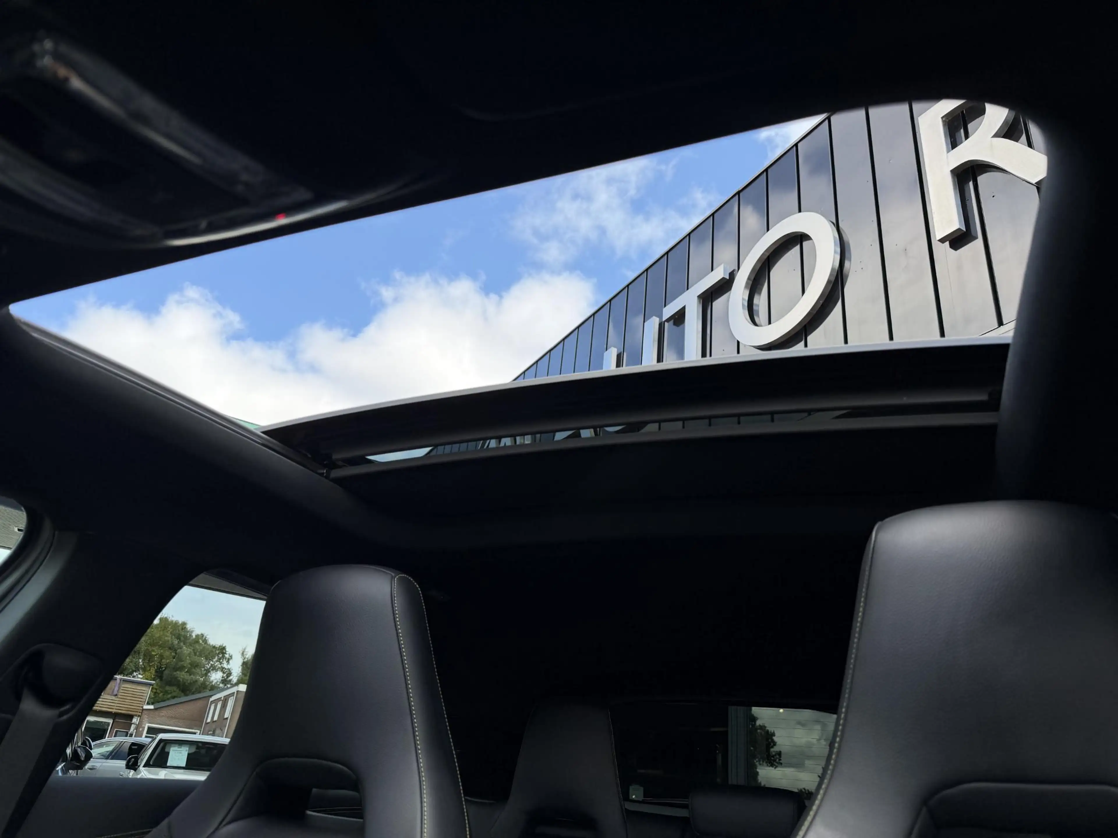 Mercedes-Benz A 200 Launch Edition Premium Plus EDTION ONE AMG | PANOR — photo 9