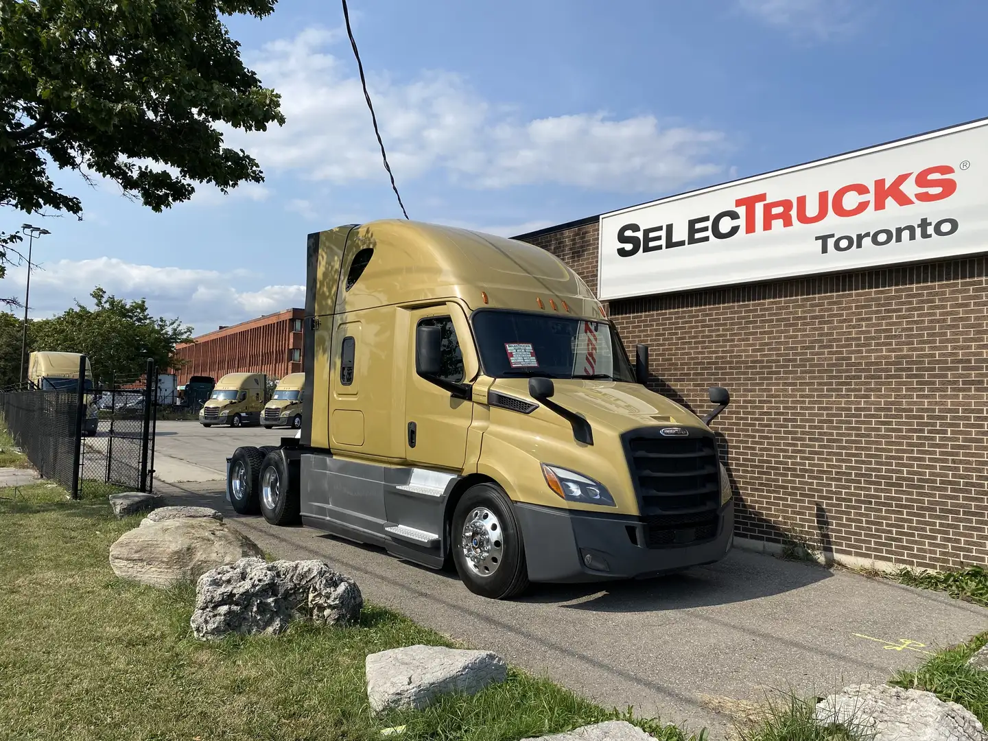2021 Freightliner Cascadia | $ 74,900 | 719,095 km Highway Tractor