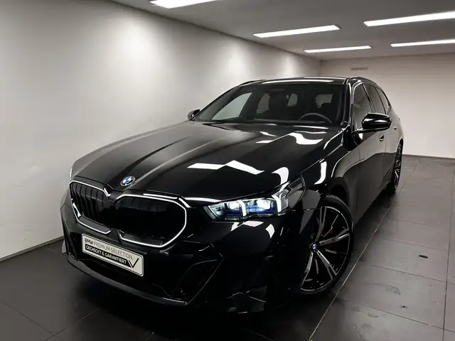 BMW 5 Series view 7