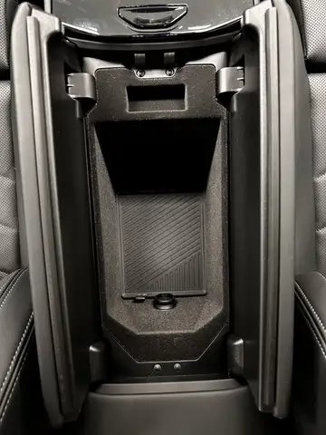 BMW 5 Series view 20