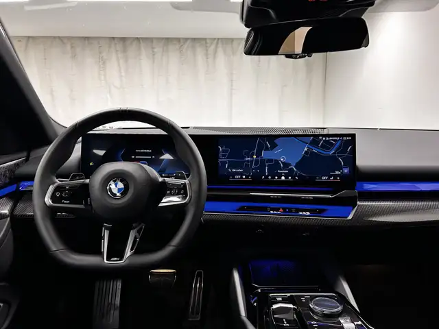 BMW 5 Series view 23
