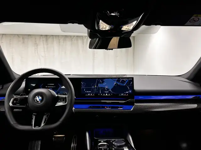 BMW 5 Series view 5