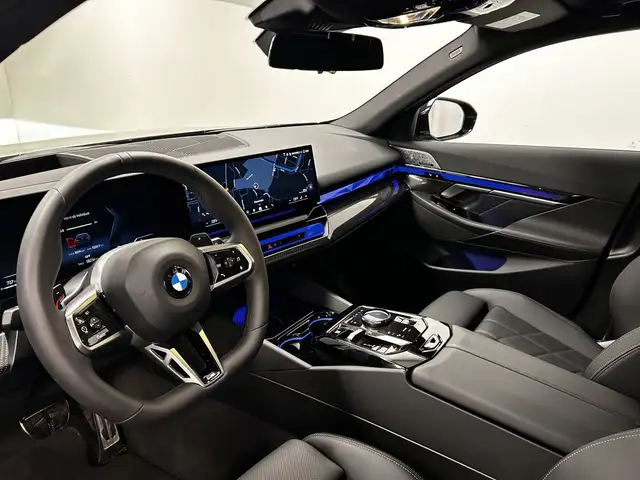 BMW 5 Series view 30