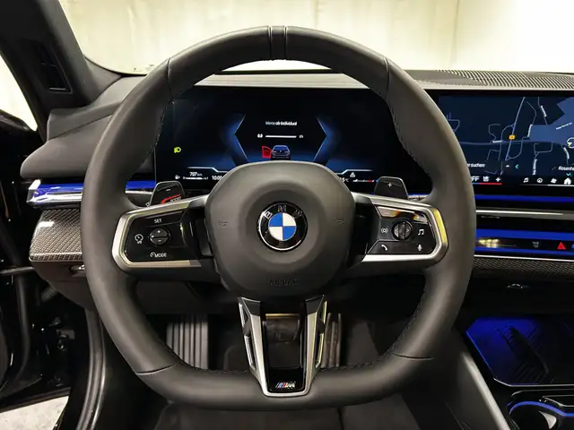 BMW 5 Series view 25