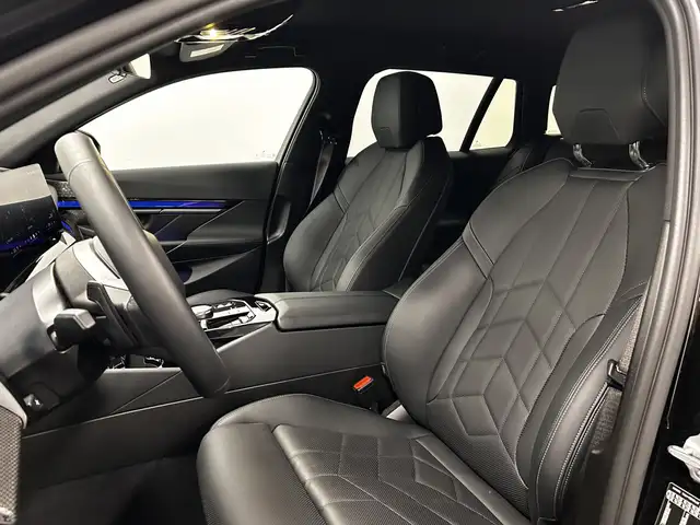 BMW 5 Series view 28