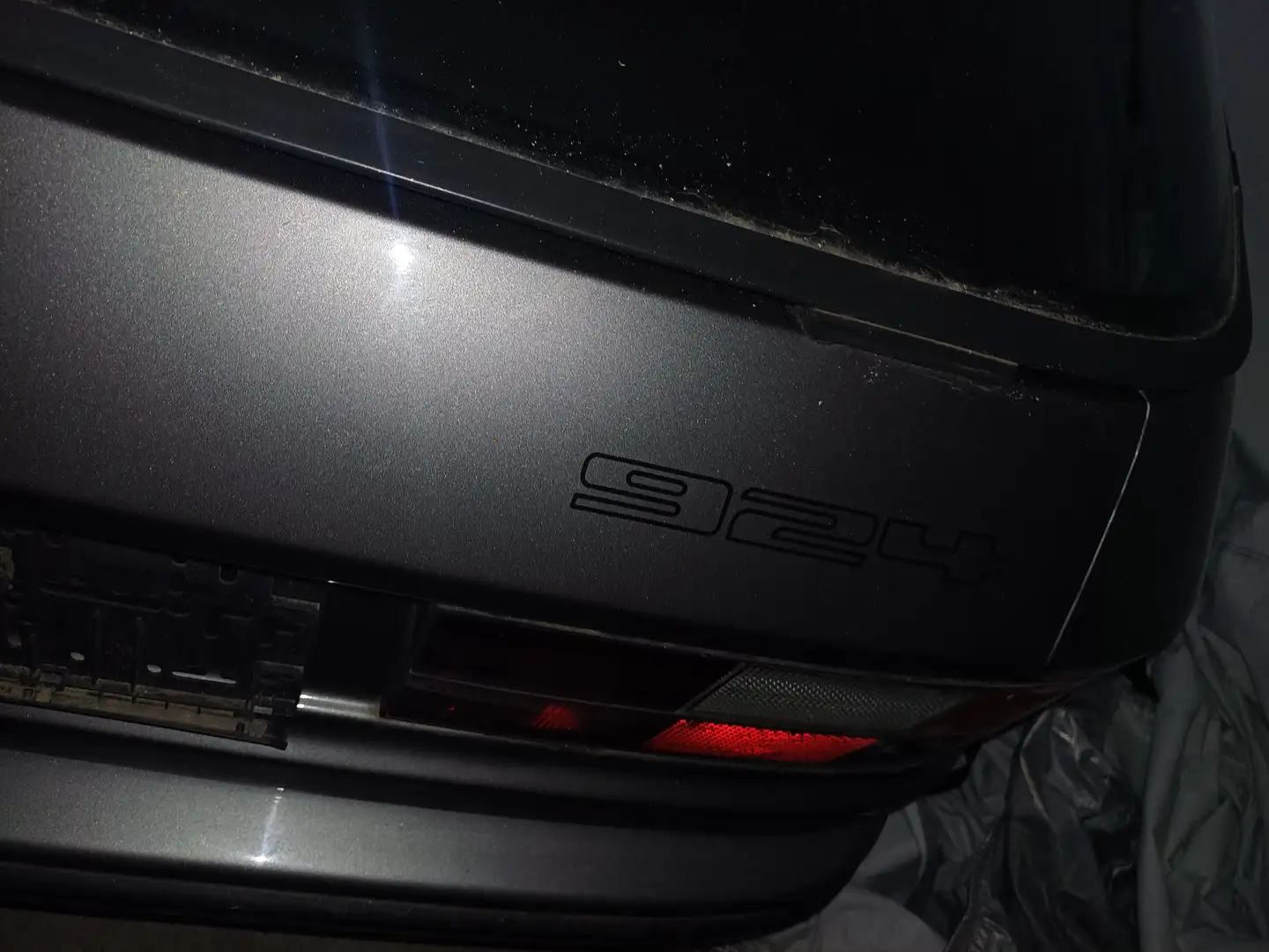 Porsche 924 Porsche 924 5 gang benzine 2.hand ganz sauber. Grau - 2