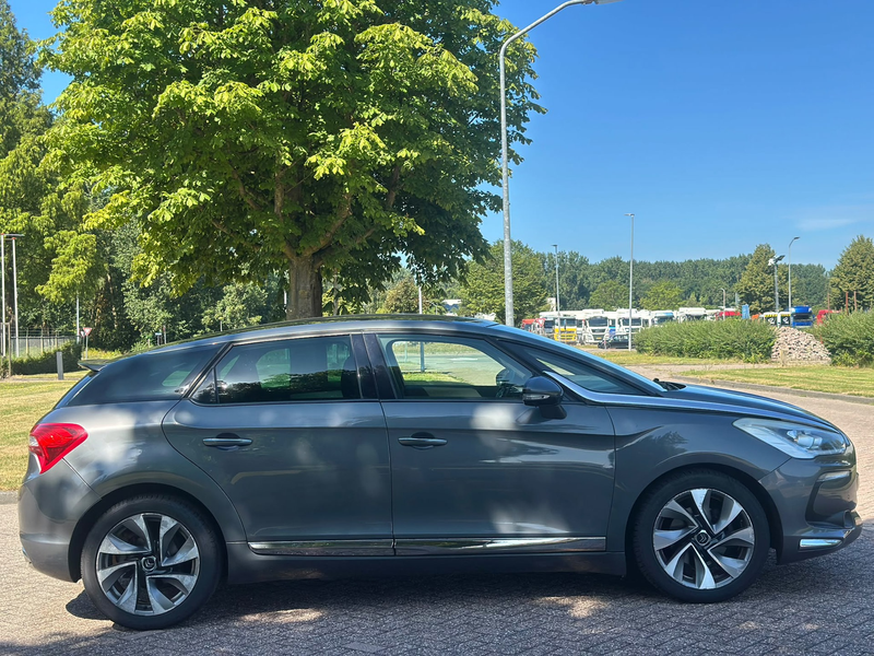 Citroen DS5 1.6 THP So Chic/AUTOMAAT/AIRCO/CRUISE/HALF LEDER/N — photo 4