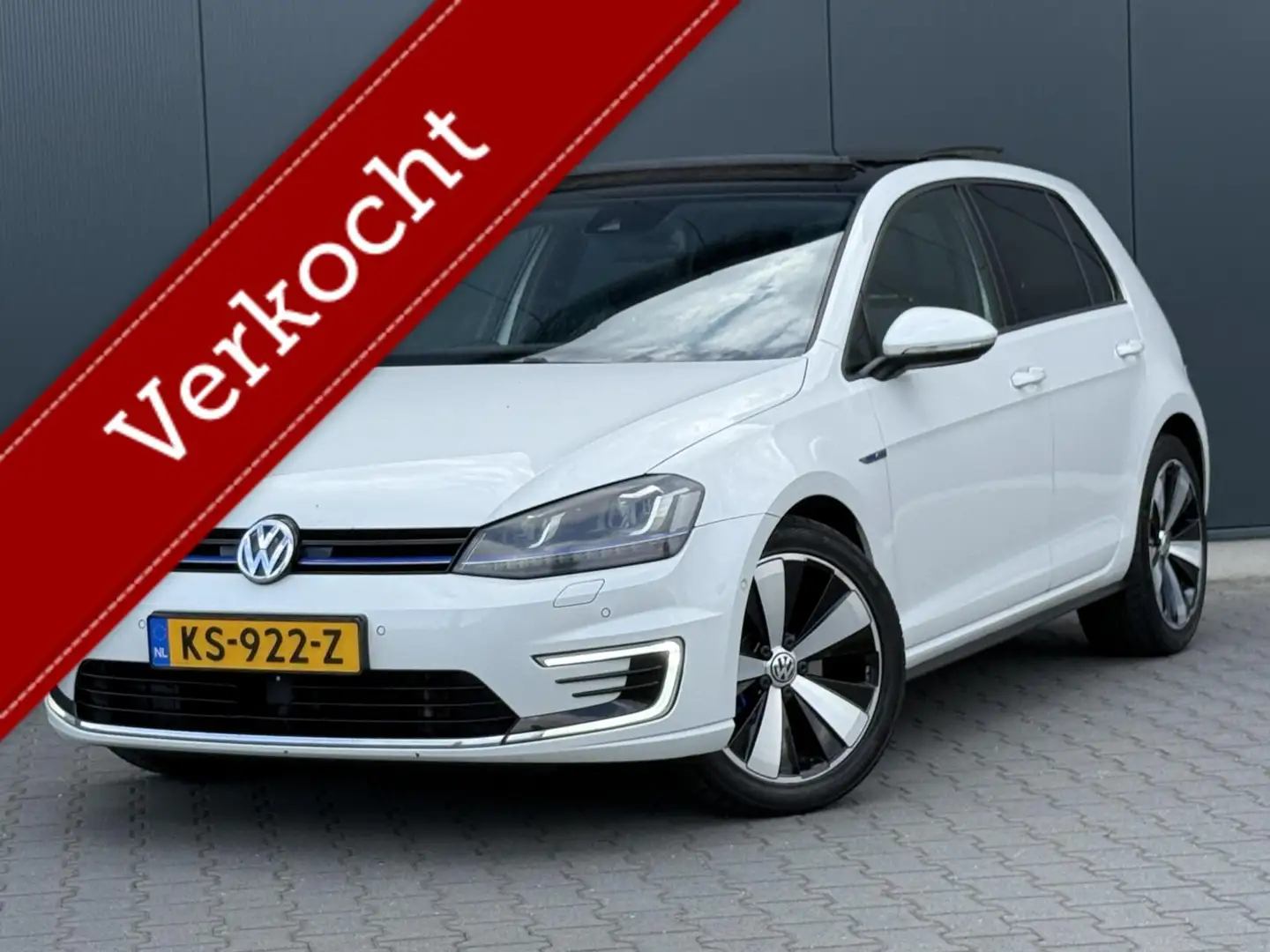 Volkswagen Golf GTE 1.4 TSI Pano - Leder - Led - Camera - Stoelverwarm Wit - 1