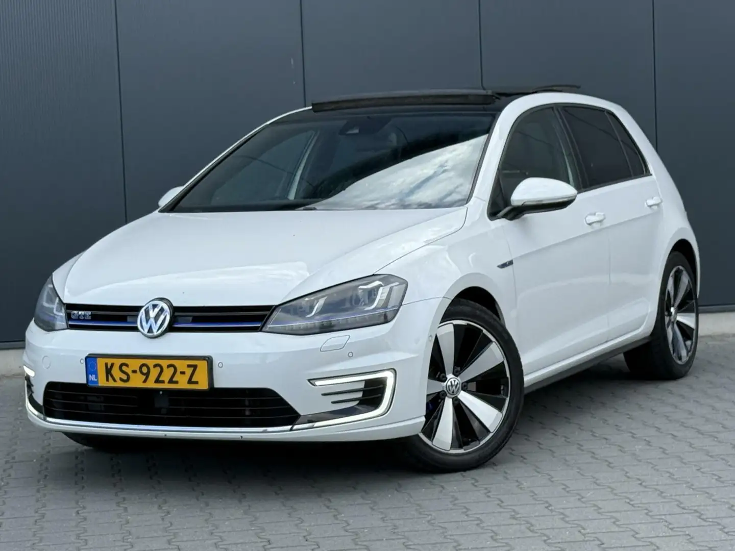 Volkswagen Golf GTE 1.4 TSI Pano - Leder - Led - Camera - Stoelverwarm Blanc - 1