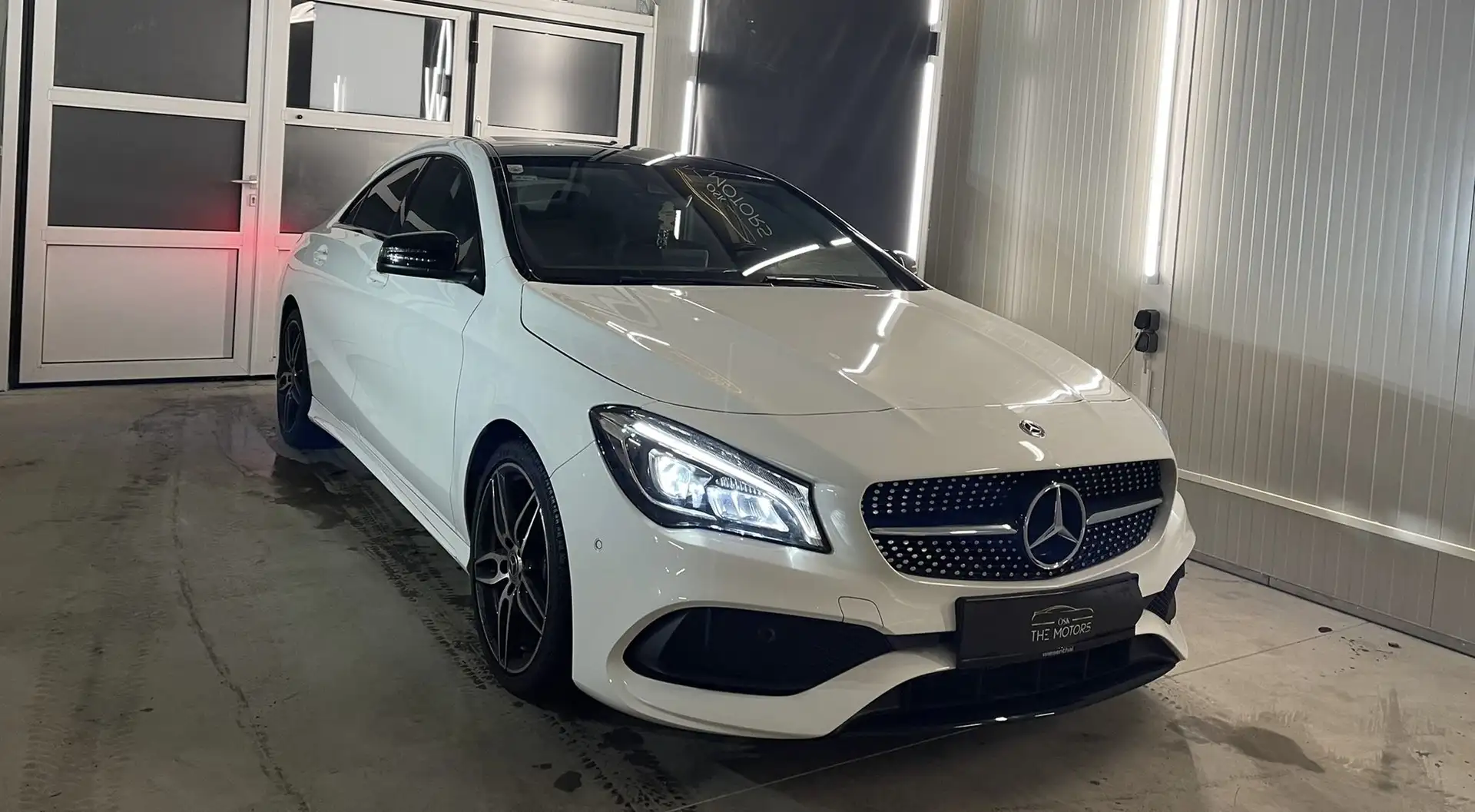 Mercedes-Benz CLA 200 CLA 200 (117.343) Fehér - 1