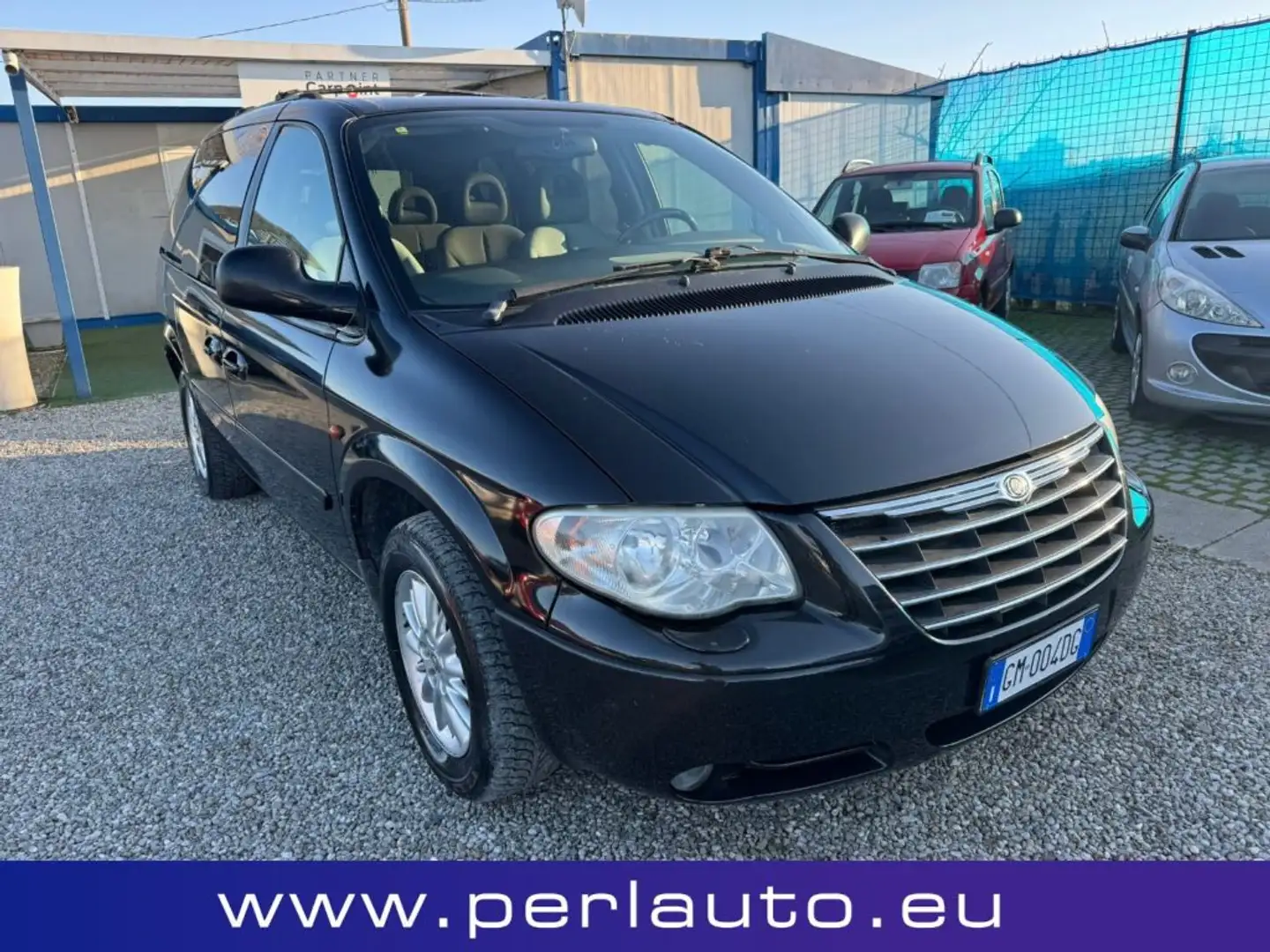 Chrysler Voyager 2.5 CRD cat LX 7 POSTI Nero - 2