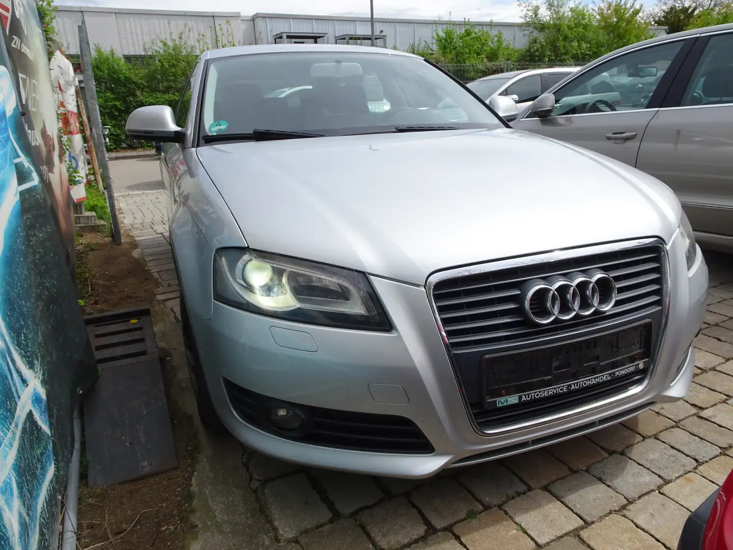 Audi A3 1.9 TDI Attraction-1,9TDI-Automatic-77KW-Top1A-USW Grau - 1