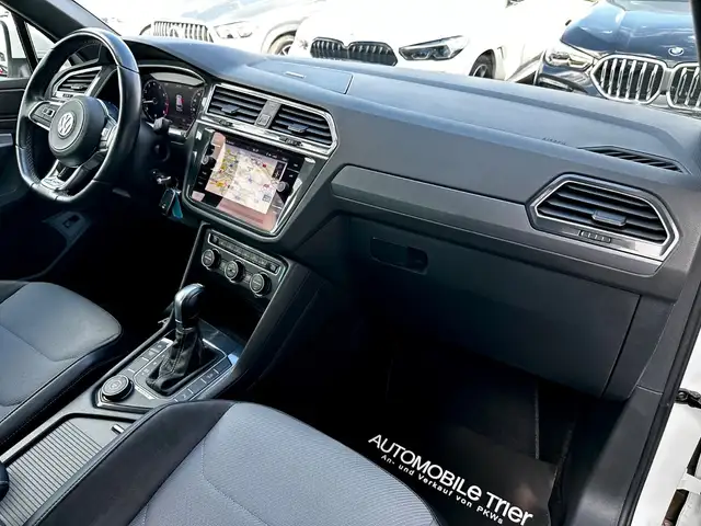 Volkswagen Tiguan view 12