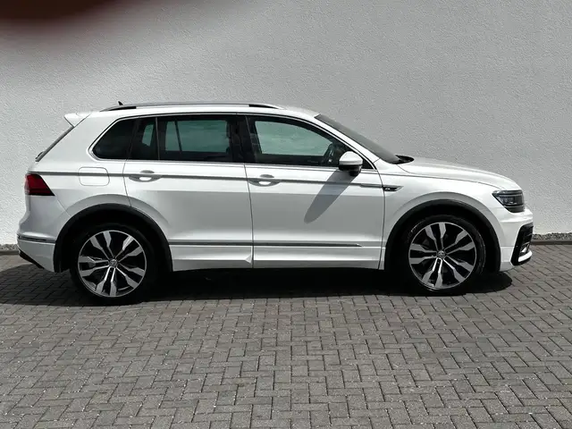 Volkswagen Tiguan view 4