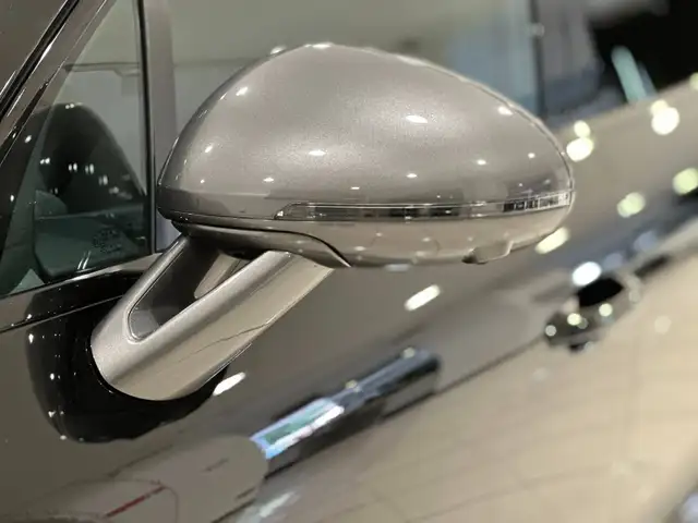 Porsche Macan view 18