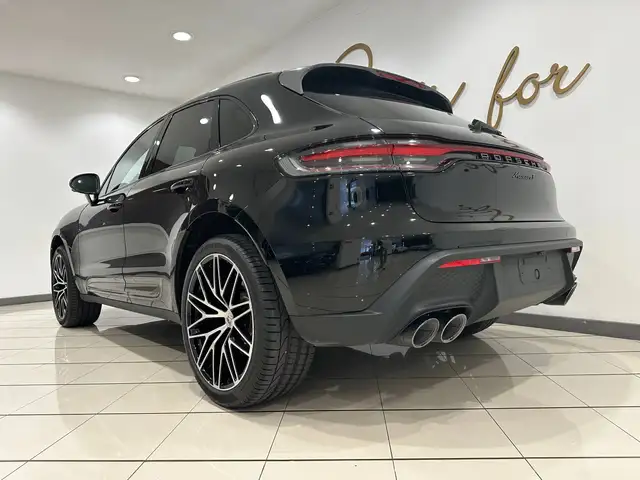 Porsche Macan view 13
