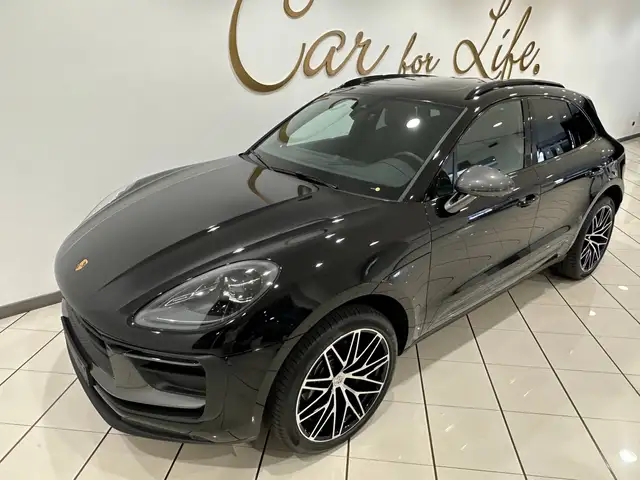 Porsche Macan view 6