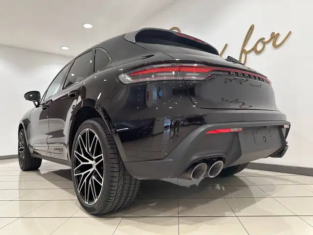 Porsche Macan view 15