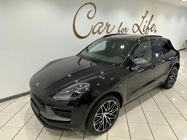 Porsche Macan view 4