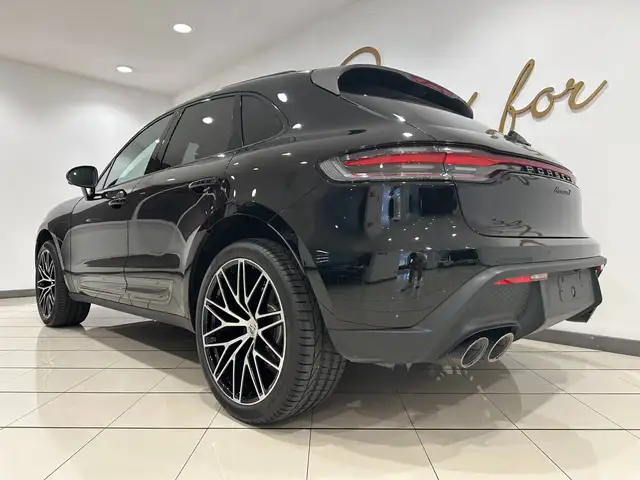 Porsche Macan view 12